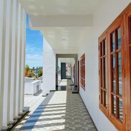 Pine Hill Suites Уті Екстер'єр фото