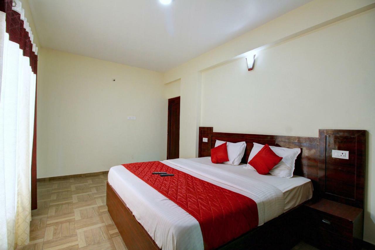 Pine Hill Suites Уті Екстер'єр фото